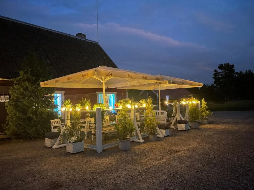 Emmaste Teemaja accommodation